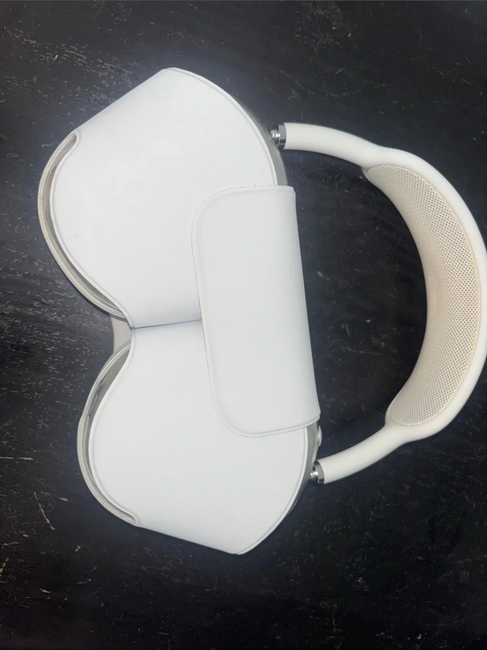 AirPods Max sliver